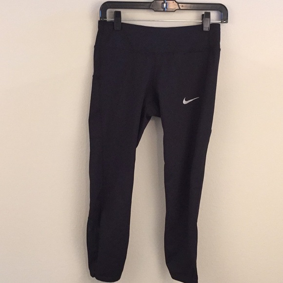 Nike Black Dri-Fit Cropped Leggings Size S - Picture 2 of 10